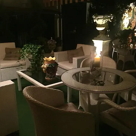 Al Teatro Hotel Livorno