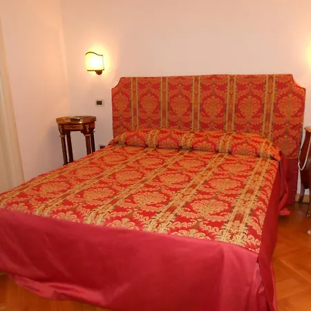 Hotel Al Teatro 3*