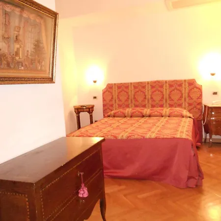 Al Teatro Hotel Livorno