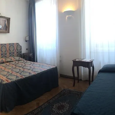 Hotel Al Teatro 3*